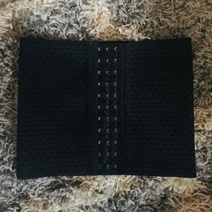 Breathable under bust waist trainer